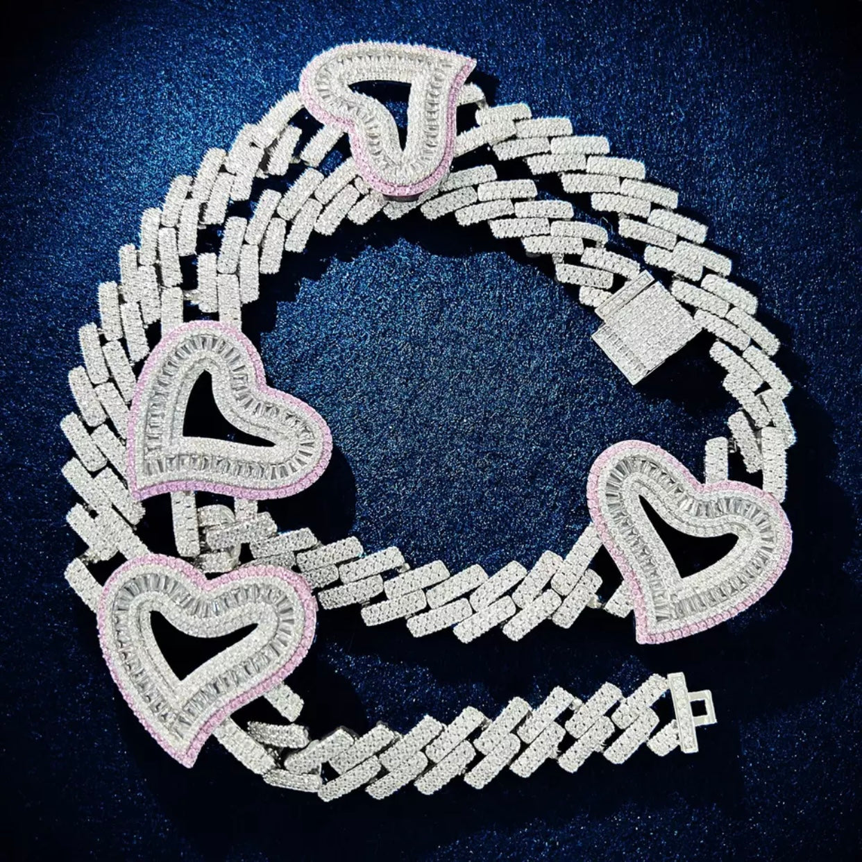 Icy Open Heart Chocker