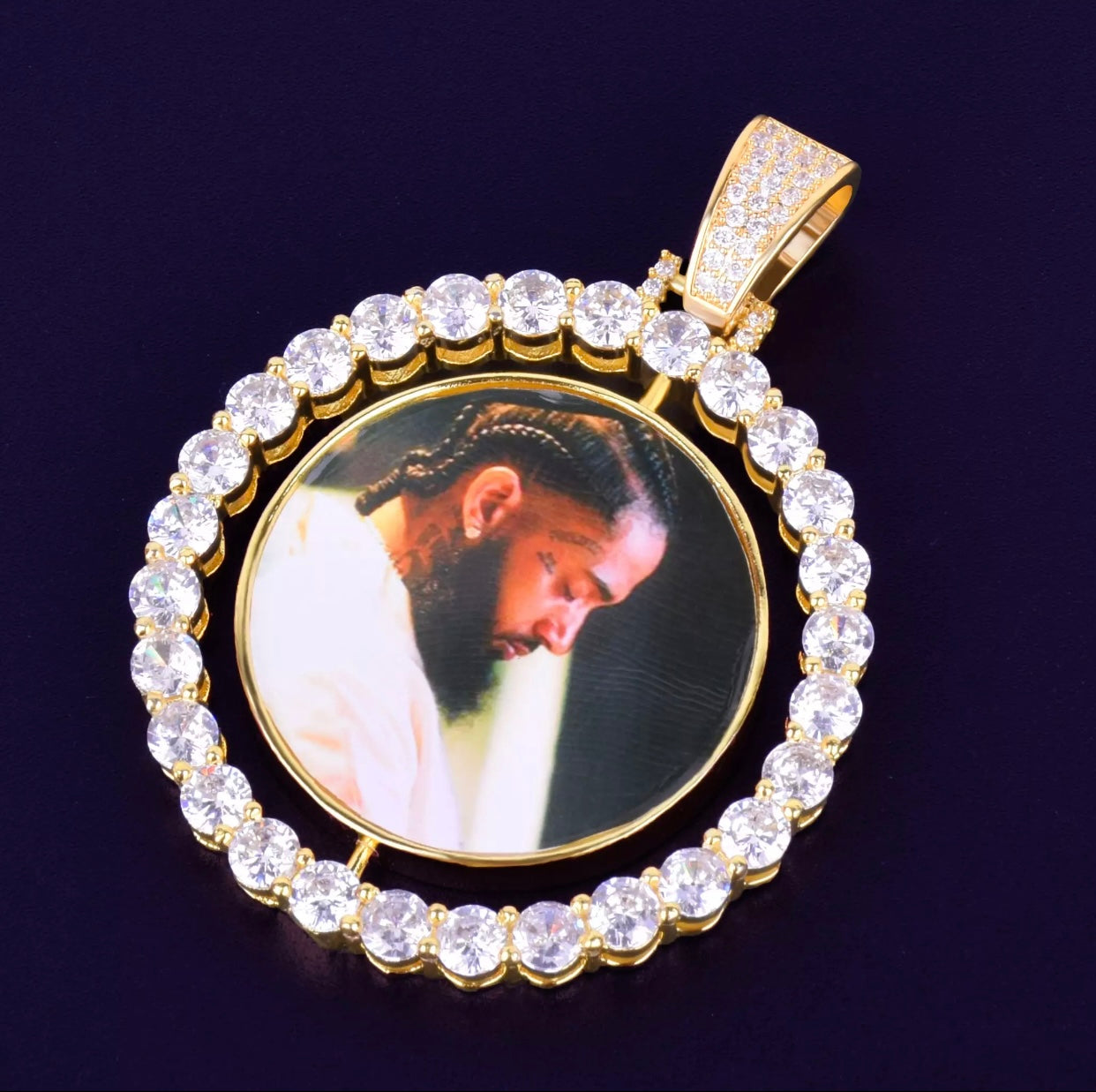 Circle Rotating Photo Pendant