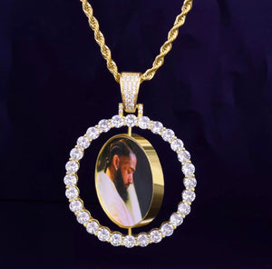 Circle Rotating Photo Pendant