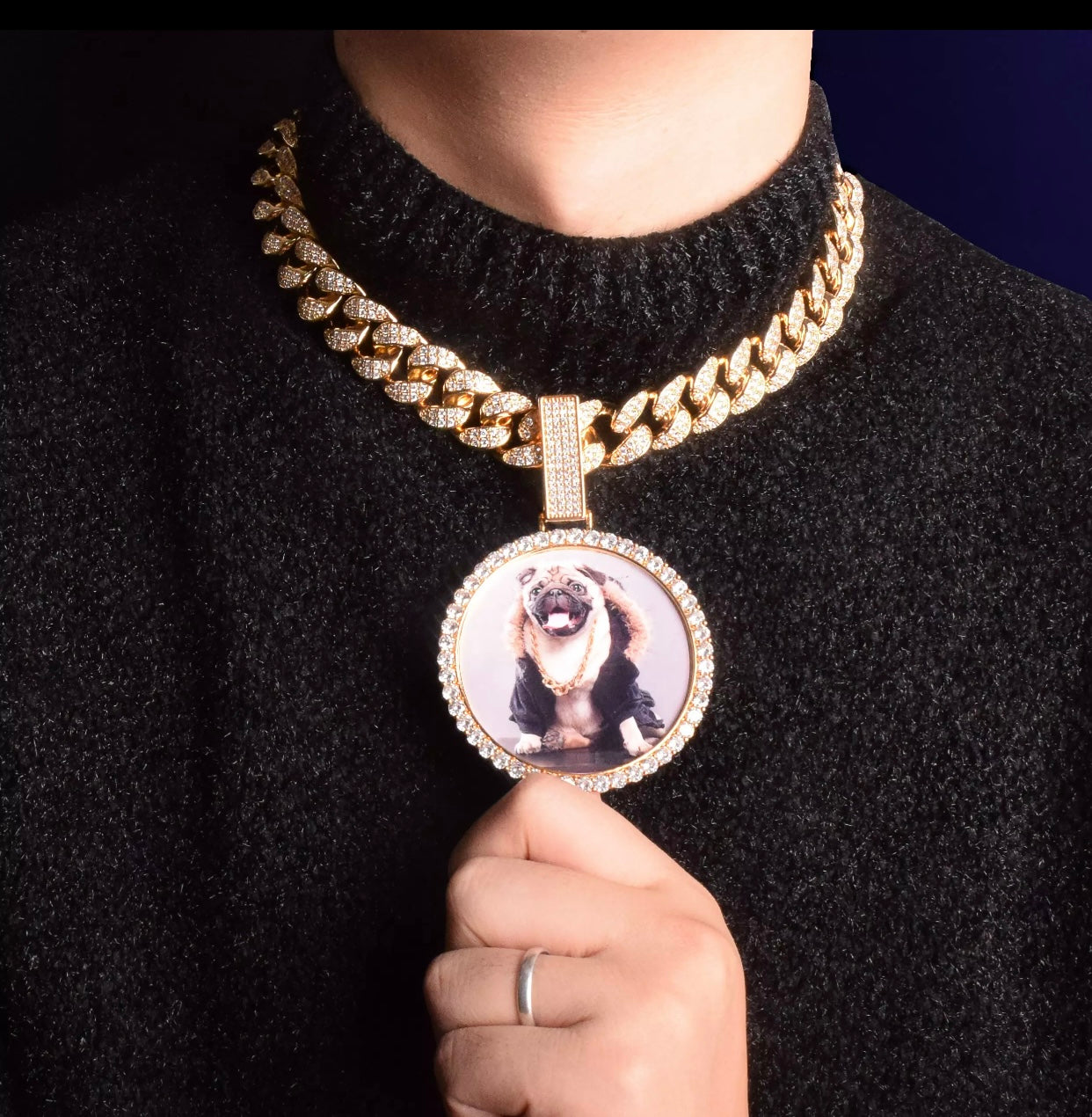Medallion Round Pendant