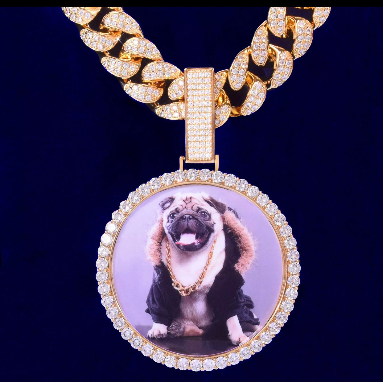 Medallion Round Pendant